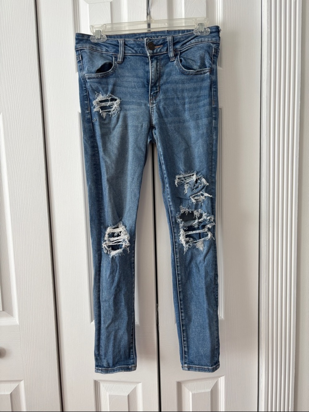 American Eagle Outfitters Women's Blue Ripped Skinny Jeans